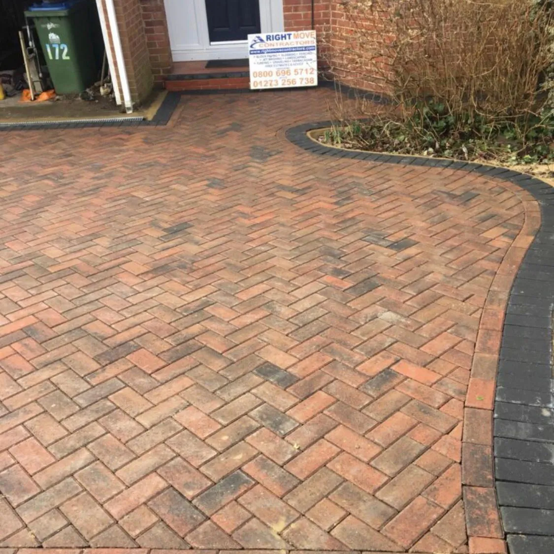 curved gravel driveway